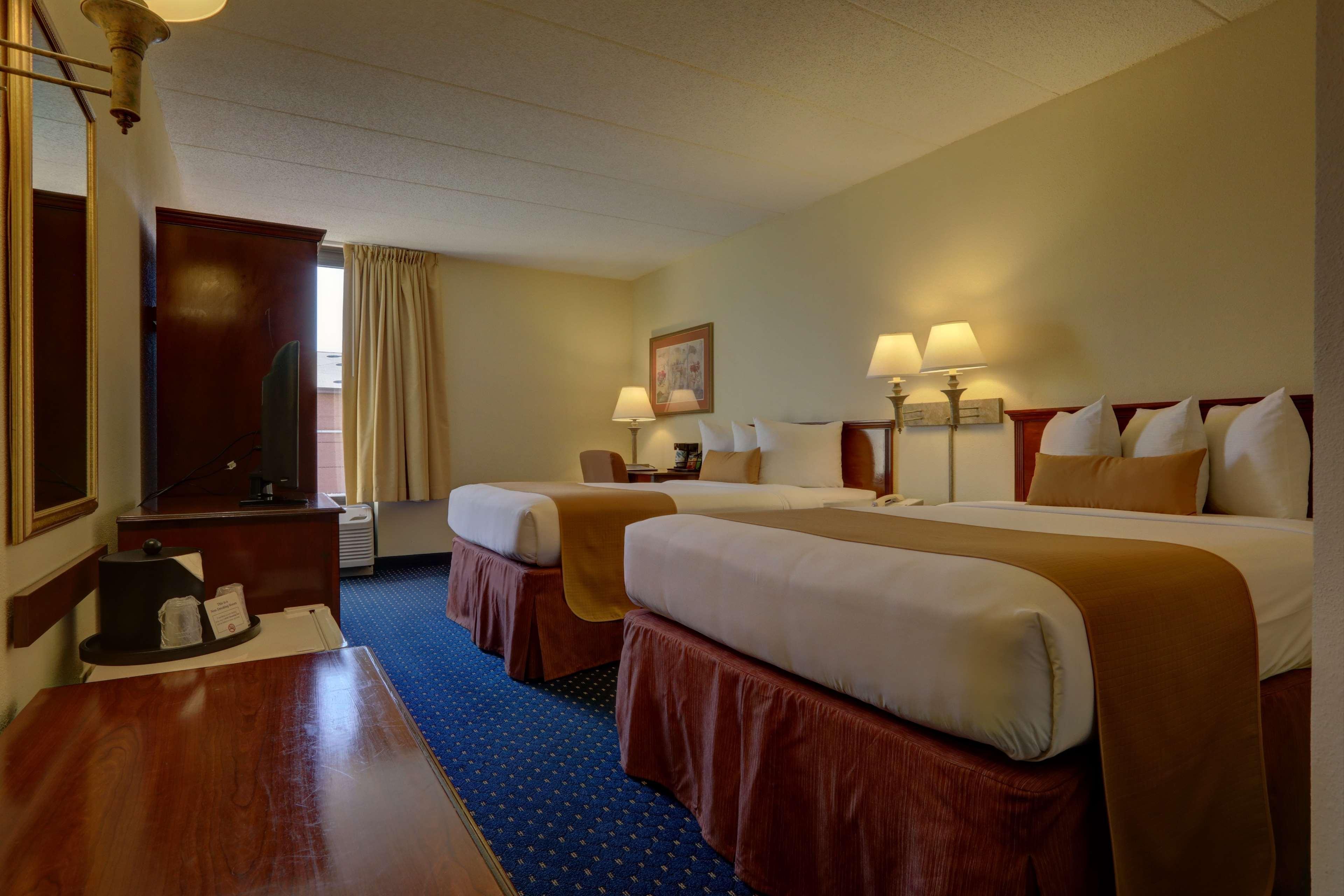 Surestay Plus Hotel By Best Western Chicago Lombard Room photo